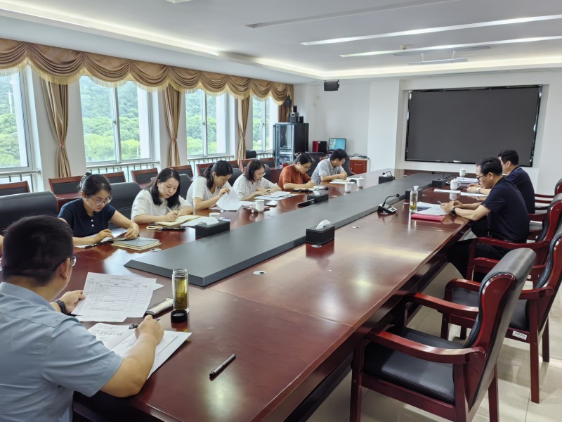 学校召开2025级实施性人才培养方案校内审核会